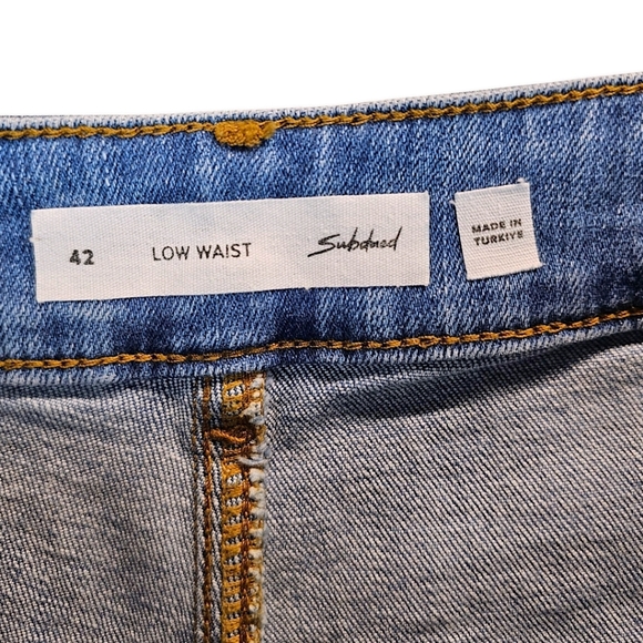 Subdued Womens Low Waist Wide Leg Jeans Sz 6 Light Wash Raw Hem Casual 90s Vibes - Picture 11 of 12